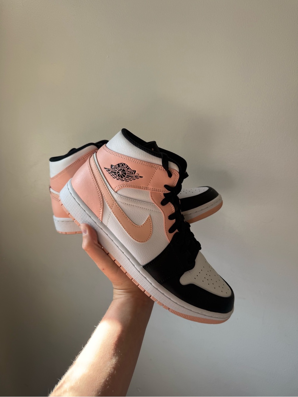 Nike Jordan 1 Mid Arctic Orange